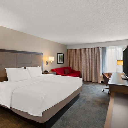 Hampton Inn Lancaster Exterior photo