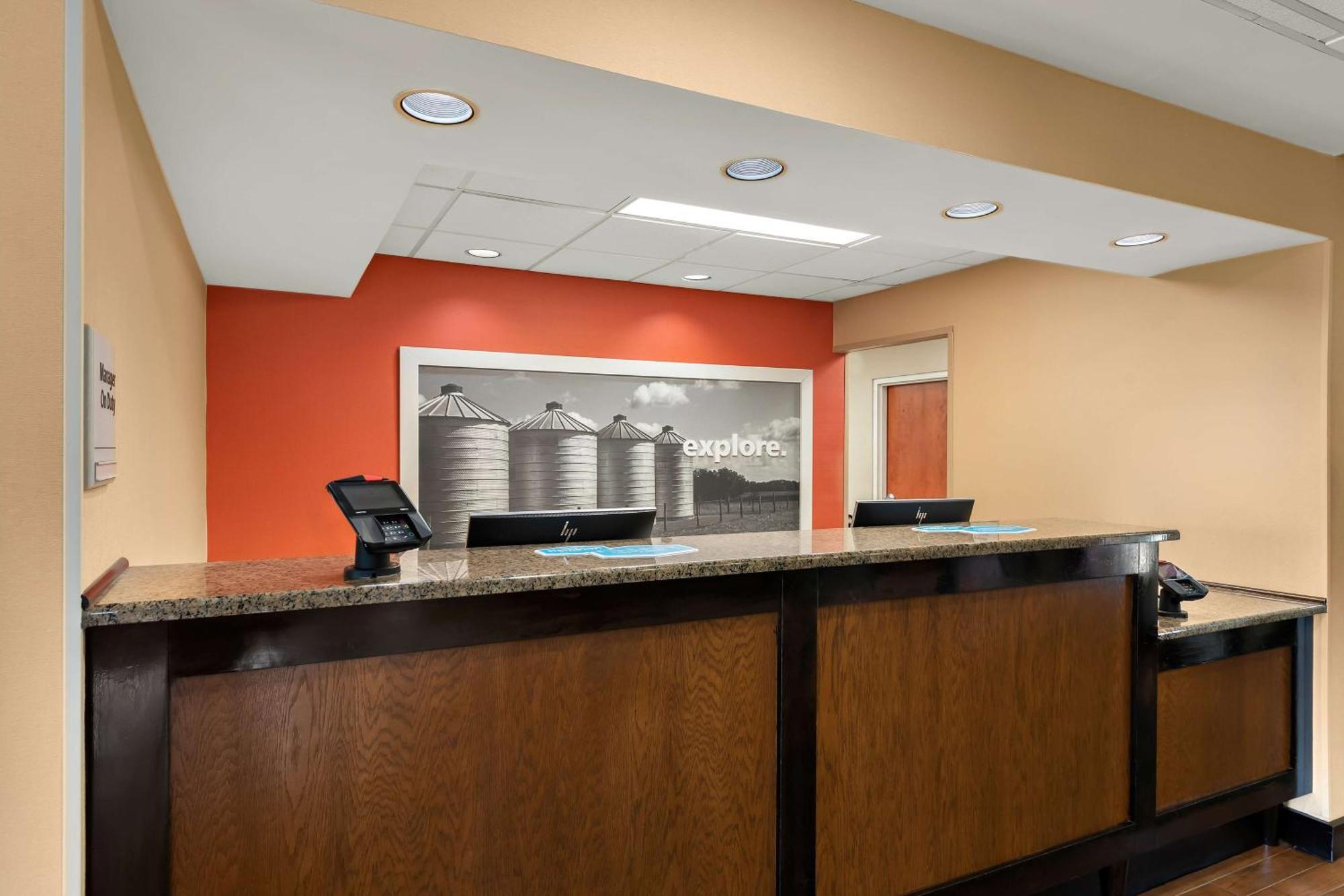 Hampton Inn Lancaster Exterior photo