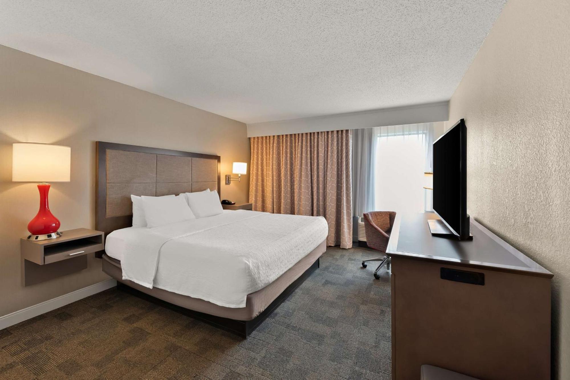 Hampton Inn Lancaster Exterior photo